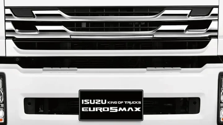 กระจังหน้าโครเมียมของรถ Isuzu FXZ